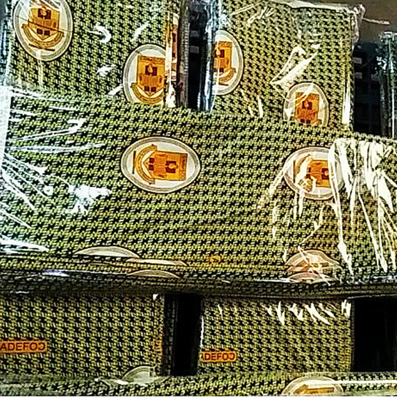 TMIE-06-7 Kain Lebar Sempit Kepadatan Tinggi 95gsm 100gsm 105gsm 110gsm 115gsm Kain Lilin Cetak Poliester